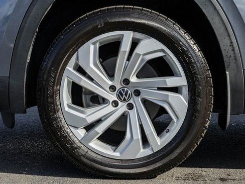 Used 2021 Volkswagen Atlas Cross Sport SEL image 19