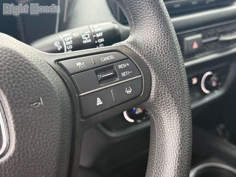 Used 2023 Honda HR-V LX image 17