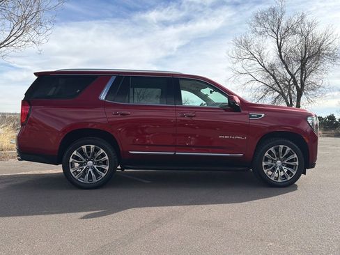 Used 2021 GMC Yukon Denali w/ Advanced Technology Package image 8