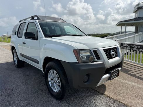 Used 2014 Nissan Xterra S RWD image 3