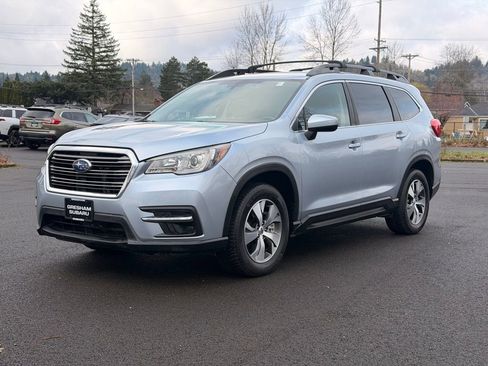 Used 2019 Subaru Ascent Premium image 3