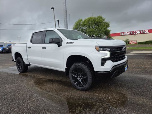 New 2026 Chevrolet Silverado 1500 LT Trail Boss w/ Dark Appearance Package AWD/4WD image 7