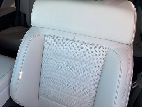 Used 2024 Hyundai Santa Fe Calligraphy image 8