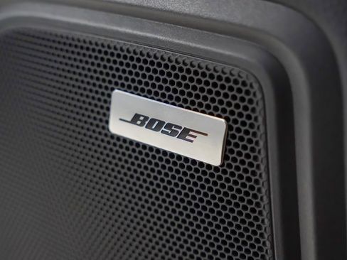 Certified 2025 Porsche Macan image 17