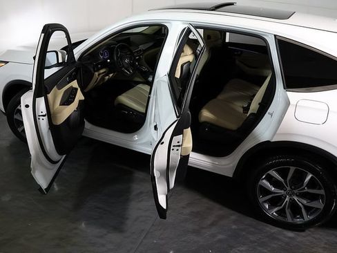 Certified 2024 Acura MDX w/ Technology Package AWD/4WD image 5
