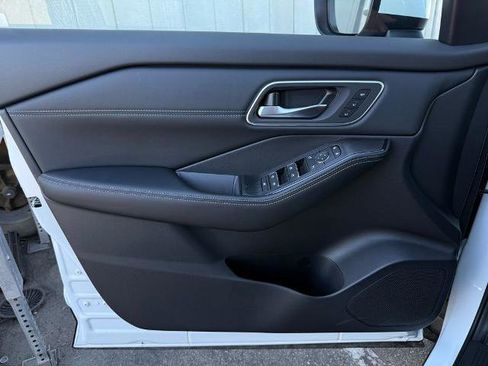New 2026 Nissan Rogue Platinum w/ Platinum Premium Package AWD/4WD image 19