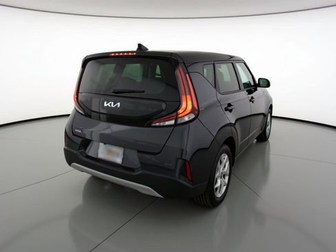 Used 2025 Kia Soul LX w/ LX Technology Package image 7