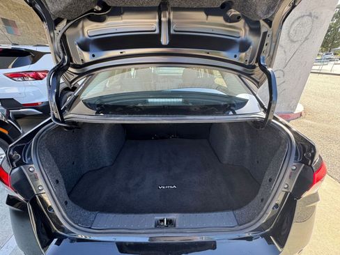 Used 2025 Nissan Versa SV image 30