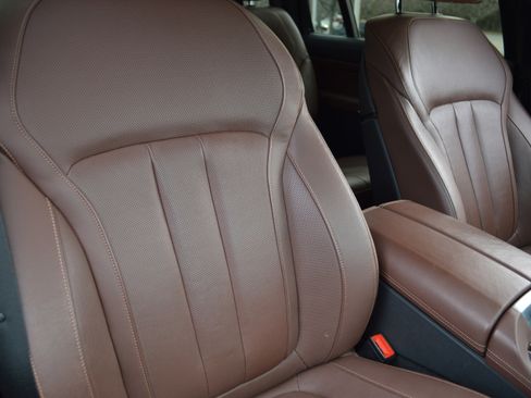 Used 2020 BMW X7 xDrive40i w/ M Sport Package image 37