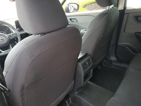 Used 2023 Nissan Rogue S AWD/4WD image 13