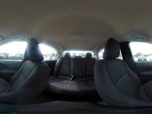Used 2025 Toyota Corolla LE FWD image 39