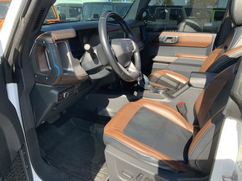 Used 2023 Ford Bronco Outer Banks AWD/4WD image 21