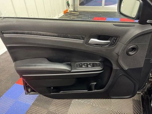 Used 2023 Chrysler 300 Touring L w/ Popular Equipment Group image 8