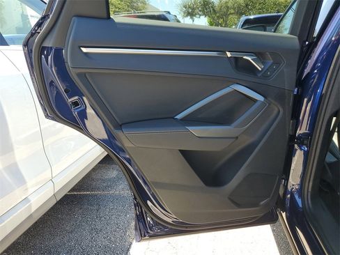 New 2025 Audi Q3 2.0T Premium image 29