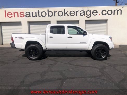 Used 2015 Toyota Tacoma 4x4 Double Cab w/ TRD Off-Road Package image 1