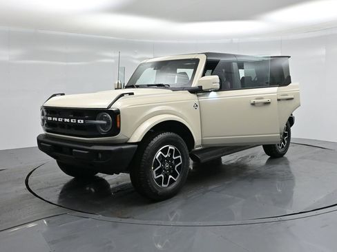 New 2025 Ford Bronco Outer Banks image 31
