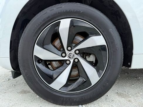 Used 2024 Jaguar F-PACE R-Dynamic S image 12