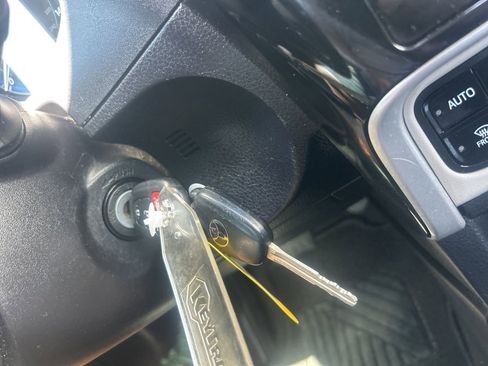 Used 2018 Toyota Corolla LE image 13