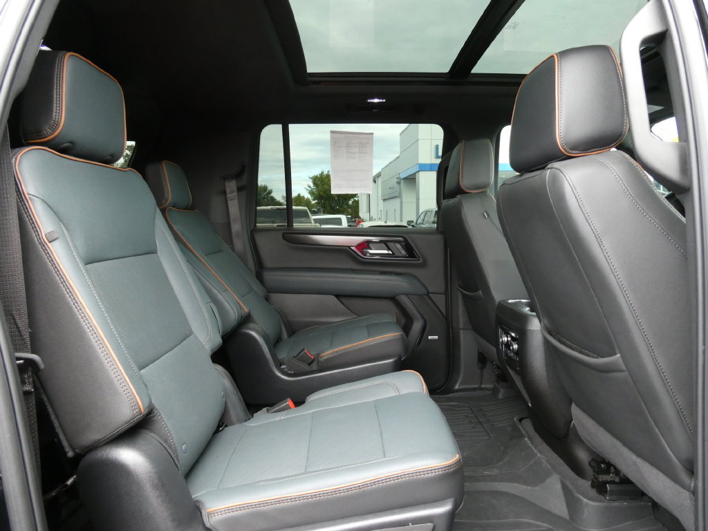 Certified 2025 GMC Yukon XL AT4 w/ AT4 Premium Package AWD/4WD image 17