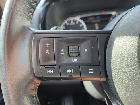 Used 2025 Nissan Pathfinder SV AWD/4WD image 33
