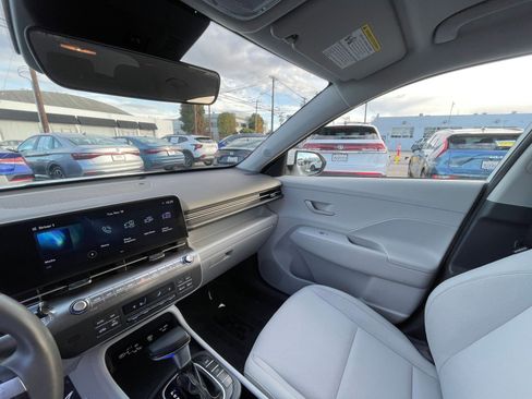 Used 2025 Hyundai Kona SEL image 35