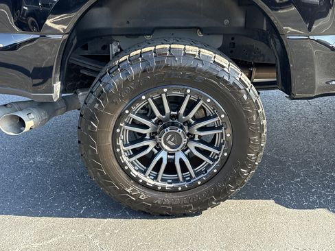 Certified 2022 Ford F250 Lariat w/ Black Appearance Package image 31