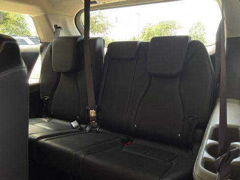 Used 2026 Kia Carnival FWD image 13