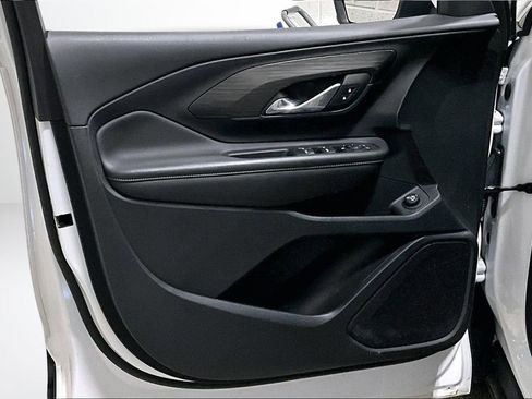 Used 2023 GMC Terrain SLE w/ Driver Convenience Package image 20