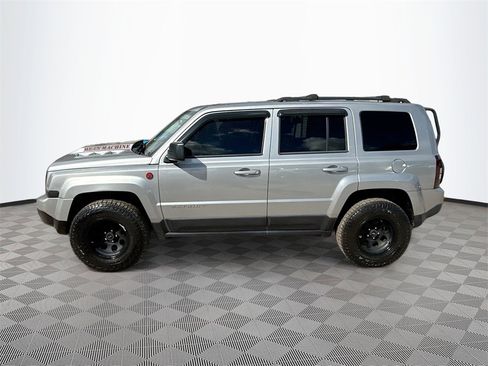 Used 2017 Jeep Patriot Latitude image 9