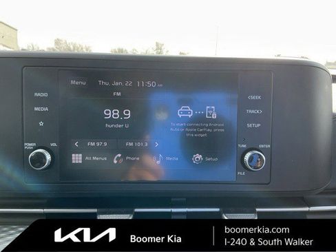 Certified 2024 Kia Carnival LX image 23