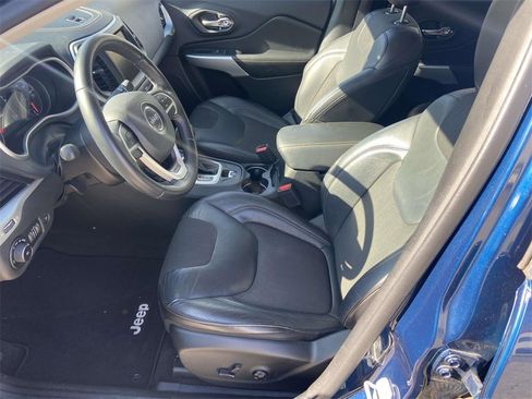 Used 2018 Jeep Cherokee Latitude Plus w/ Comfort/Convenience Group image 14