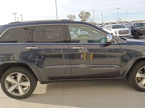 Used 2015 Jeep Grand Cherokee Overland w/ Advanced Technology Group image 2