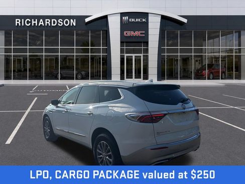 Used 2024 Buick Enclave Essence AWD/4WD image 3