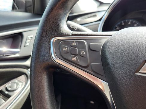 Used 2018 Chevrolet Malibu LT image 21