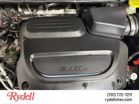 Used 2023 Chrysler Pacifica Touring-L image 19