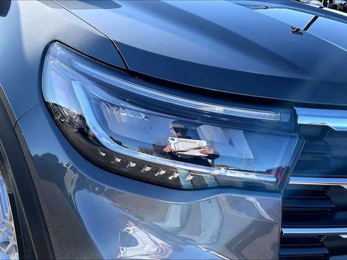 New 2026 Ford Explorer Active image 13