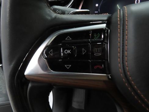 Used 2022 Jeep Grand Cherokee Summit w/ Advanced Protech Group IV AWD/4WD image 12