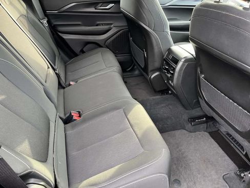 Used 2025 Jeep Grand Cherokee Laredo X AWD/4WD image 20