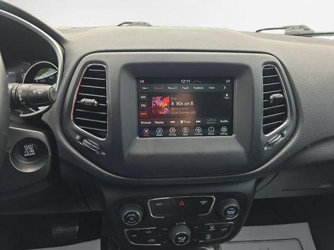 Used 2020 Jeep Compass Latitude w/ Cold Weather Group AWD/4WD image 21