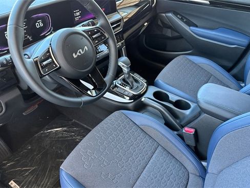 New 2025 Kia Seltos S image 11
