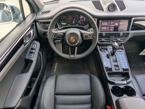 Certified 2026 Porsche Macan AWD/4WD image 15