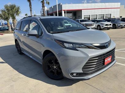 Certified 2024 Toyota Sienna XLE Woodland Edition