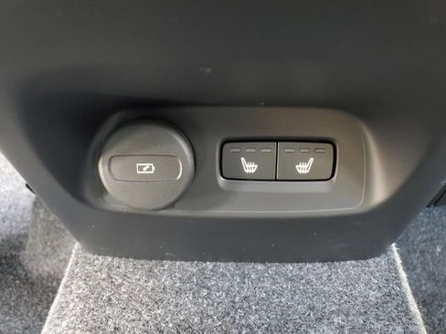 New 2026 Volvo XC40 B5 Core w/ Protection Package Premier image 31