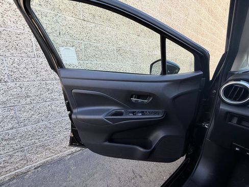 Used 2025 Nissan Versa SV FWD image 18