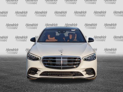Used 2024 Mercedes-Benz S 580 4MATIC Sedan image 3