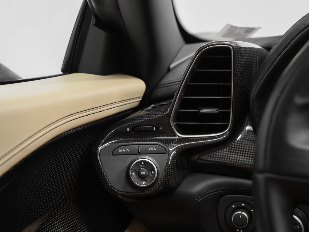 Used 2010 Ferrari 458 Italia Coupe RWD image 37