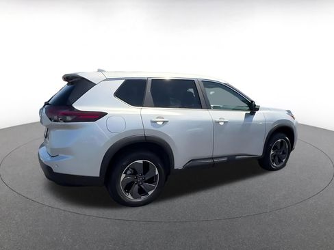 Used 2025 Nissan Rogue SV FWD image 15