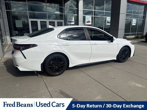 Used 2024 Toyota Camry SE w/ Cold Weather Package image 4