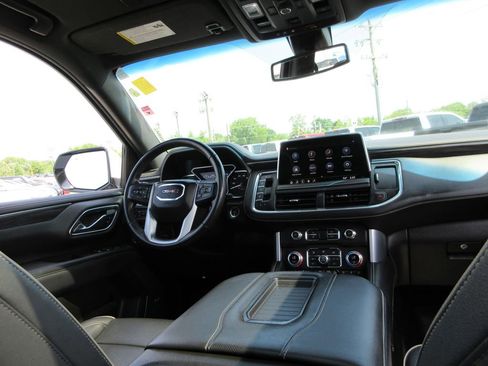 Used 2021 GMC Yukon XL SLT w/ SLT Premium Package AWD/4WD image 29