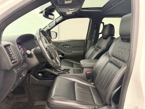 Used 2022 Nissan Frontier PRO-4X w/ Pro-4X Premium Package image 18